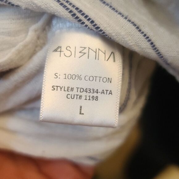 4 si3nn^ white stripe off the shoulder blouse - Picture 7 of 7